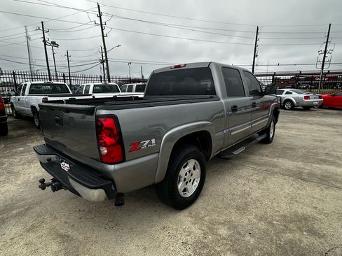 Used 2006 Chevrolet Silverado 1500 LT w/ Light Duty Power Package image 7