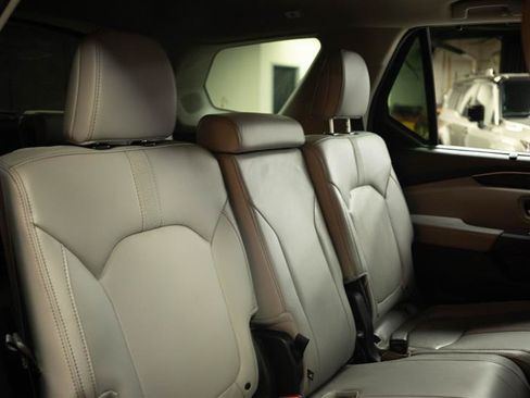 Used 2024 Honda Pilot Touring image 17