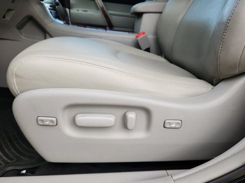 Used 2013 Toyota Highlander Limited AWD/4WD image 14