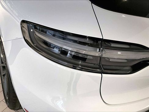 New 2026 Porsche Macan Turbo image 31