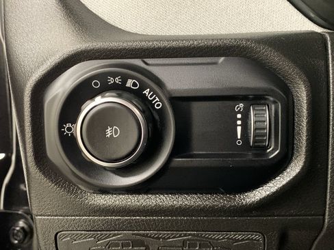 Used 2024 Jeep Wrangler Unlimited Sport AWD/4WD image 13
