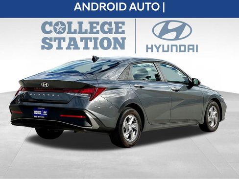 Used 2024 Hyundai Elantra SE image 8
