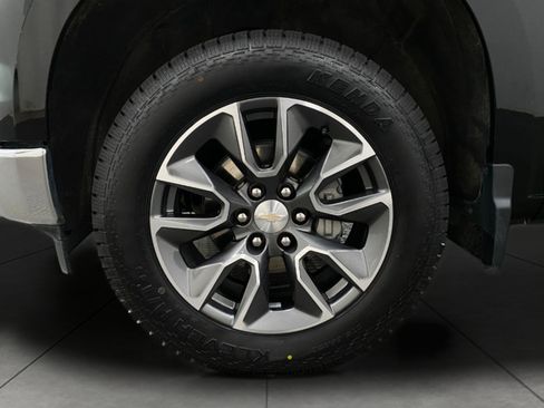 Used 2024 Chevrolet Silverado 1500 LT AWD/4WD image 13
