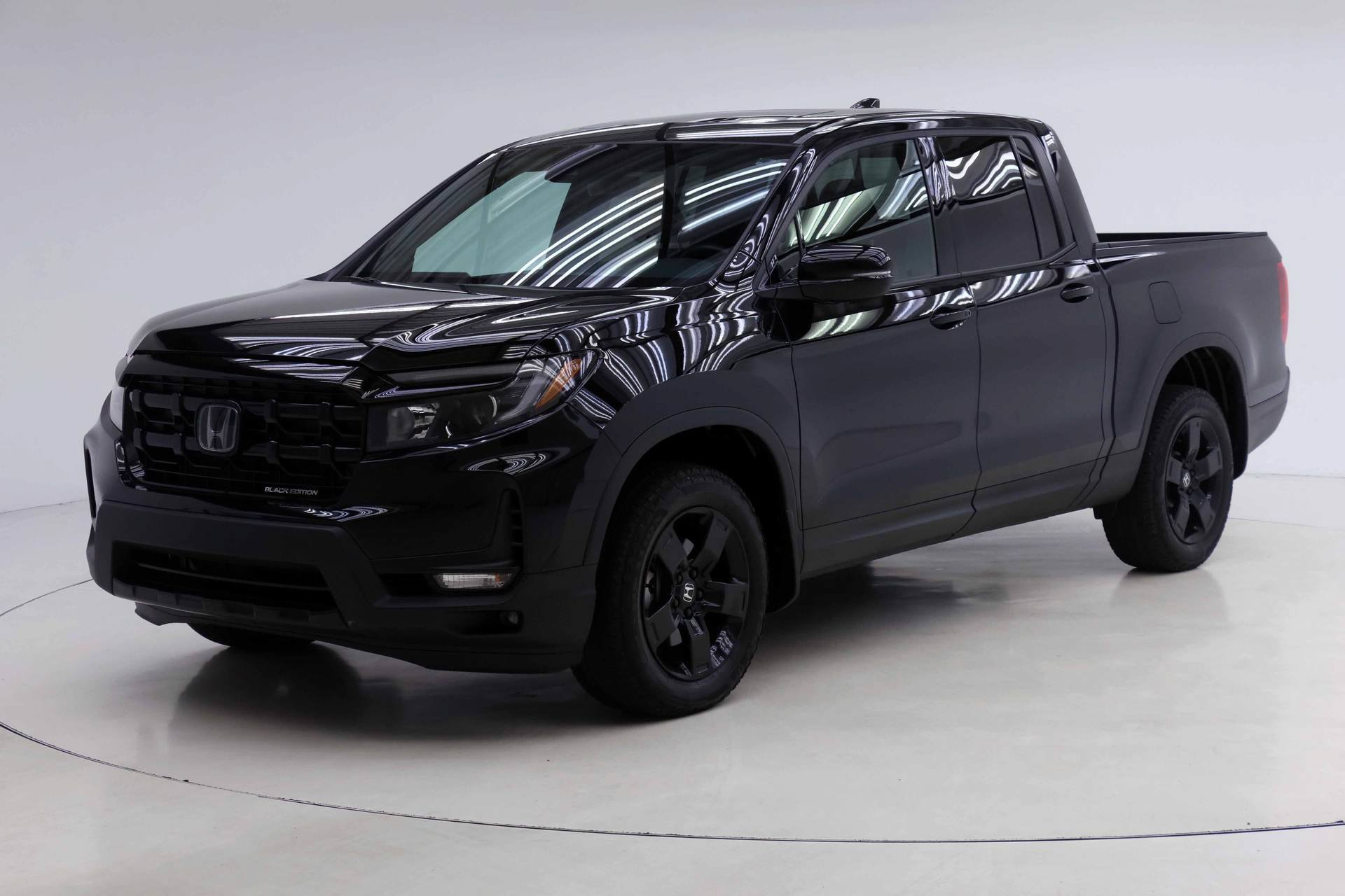 Certified 2025 Honda Ridgeline Black Edition image 1