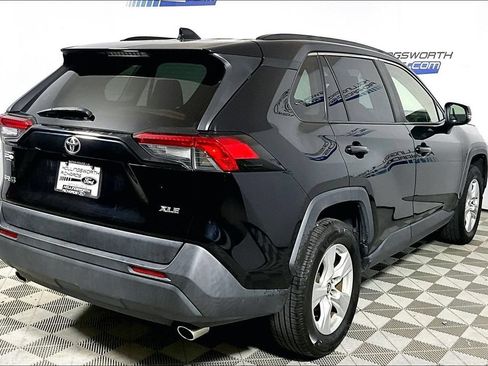 Used 2019 Toyota RAV4 XLE FWD image 9