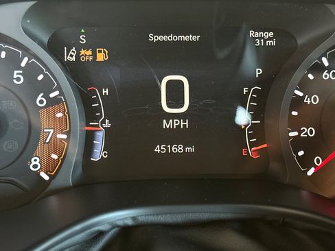 Used 2025 Jeep Compass Trailhawk AWD/4WD image 28