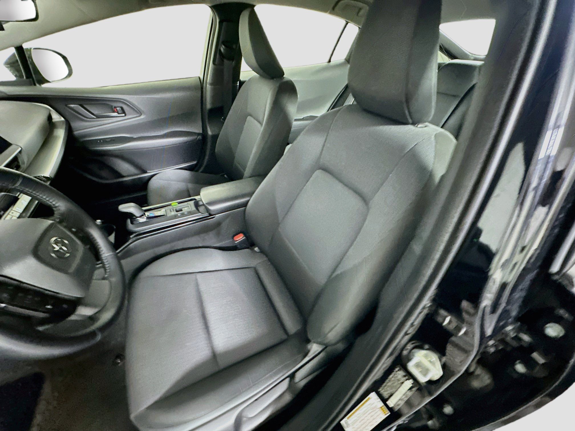 Used 2025 Toyota Prius LE FWD image 13
