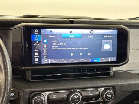 Used 2024 Jeep Gladiator Sport image 10