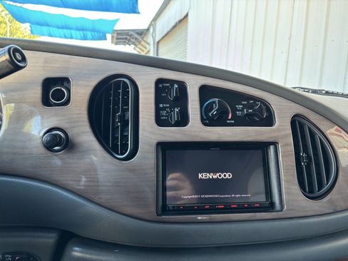 Used 2003 Ford E-150 and Econoline 150 image 30