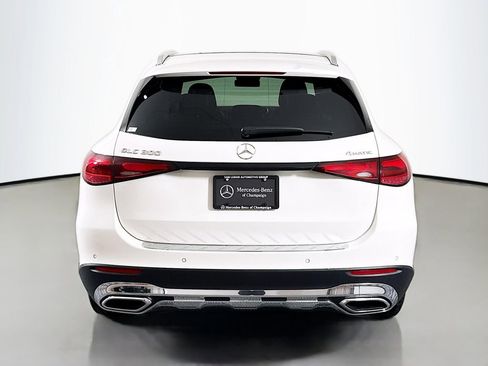 Used 2024 Mercedes-Benz GLC 300 4MATIC w/ Advanced USB Package image 6