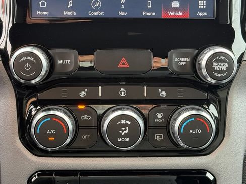 Used 2023 RAM 1500 Big Horn AWD/4WD image 12