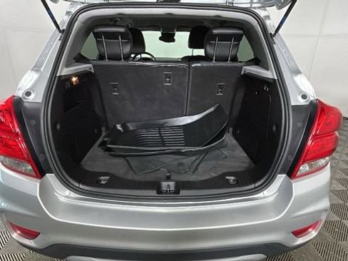 Used 2017 Chevrolet Trax LT w/ LT Convenience Package FWD image 27