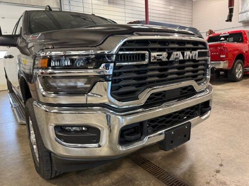 Used 2025 RAM 2500 Big Horn AWD/4WD image 2