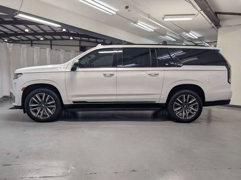 Used 2022 Cadillac Escalade ESV Sport RWD image 28