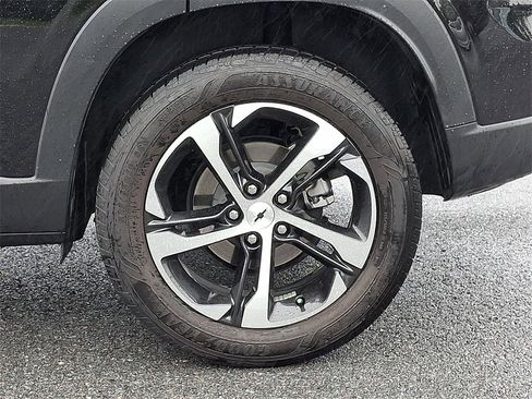 Used 2024 Chevrolet Trax RS w/ Sunroof Package image 9