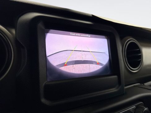 Used 2021 Jeep Wrangler Unlimited Sport AWD/4WD image 15