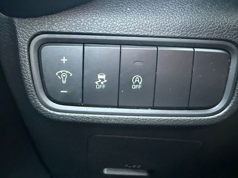 Used 2024 Kia Soul LX w/ Option Group 015 FWD image 25