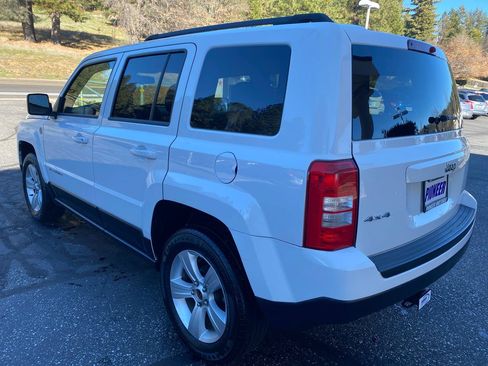 Used 2016 Jeep Patriot Sport w/ Power Value Group AWD/4WD image 2