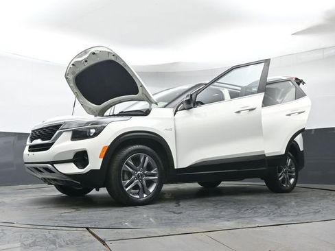 Used 2021 Kia Seltos S AWD/4WD image 37