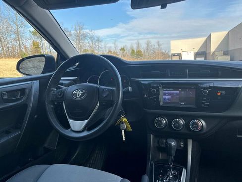 Used 2016 Toyota Corolla image 23