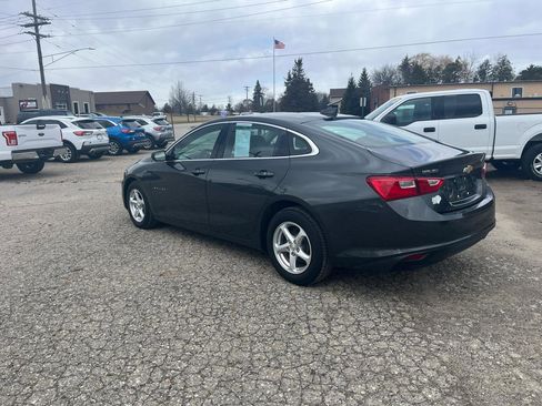 Used 2018 Chevrolet Malibu LS image 3