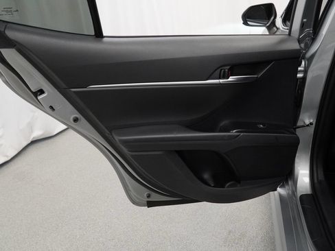 Used 2020 Toyota Camry SE FWD image 43