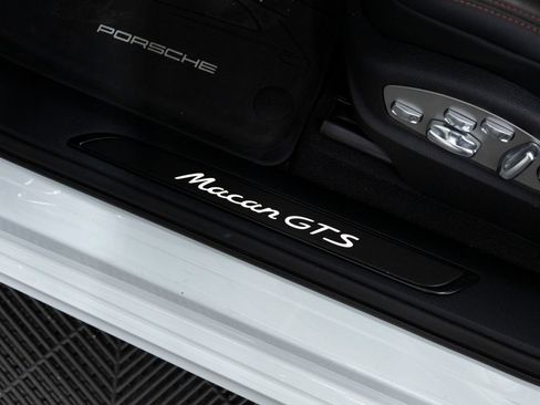 Certified 2026 Porsche Macan GTS AWD/4WD image 31