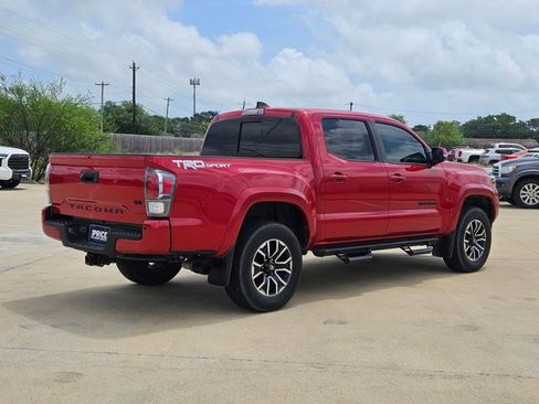 Used 2023 Toyota Tacoma TRD Sport w/ Technology Package image 5