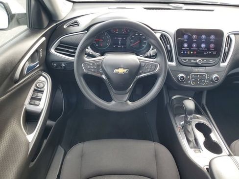 Used 2023 Chevrolet Malibu LT FWD image 15