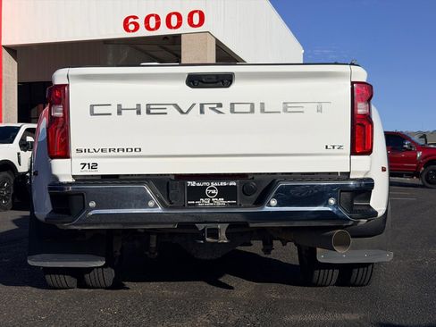 Used 2022 Chevrolet Silverado 3500 LTZ w/ LTZ Convenience Package image 37