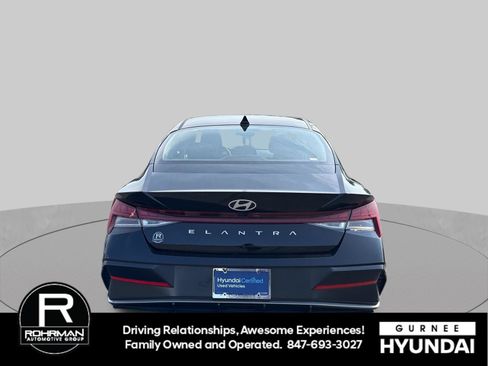 Certified 2025 Hyundai Elantra SEL FWD image 8