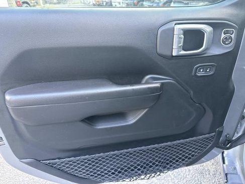 Used 2019 Jeep Wrangler Sport AWD/4WD image 19