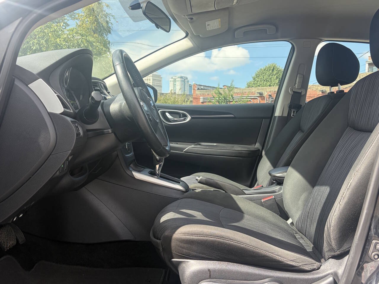 Used 2019 Nissan Sentra SV FWD image 11