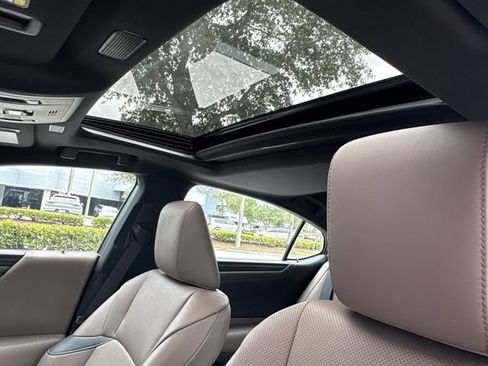 Used 2023 Lexus ES 350 w/ Premium Package FWD image 22