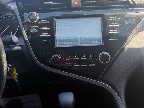 Used 2019 Toyota Camry LE FWD image 28