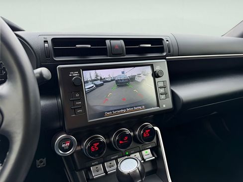 Used 2025 Toyota GR86 Premium w/ ALL Weather Mat Package (TMS) image 32