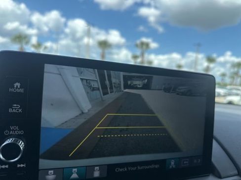 Used 2025 Honda Pilot Touring image 29