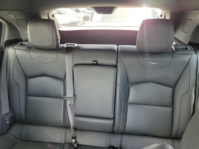 Used 2024 Cadillac XT4 Luxury w/ Cold Weather Package FWD image 11