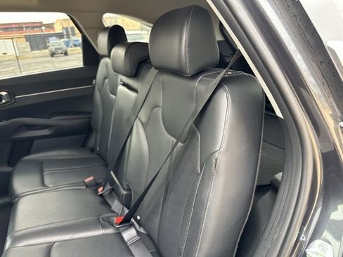 Certified 2024 Kia Sorento S image 16