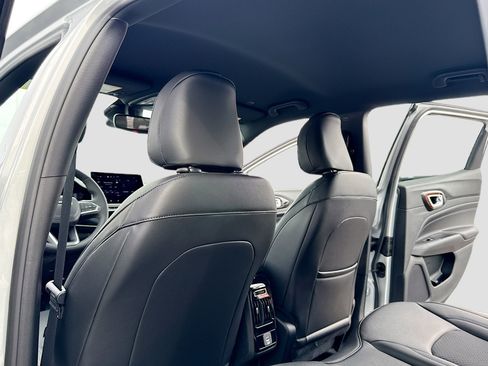 New 2026 Jeep Compass Latitude image 6