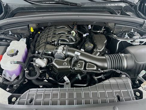 New 2025 Jeep Grand Cherokee Laredo X w/ Luxury Tech Group I image 18