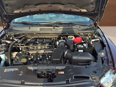 Used 2019 Ford Taurus SEL image 17