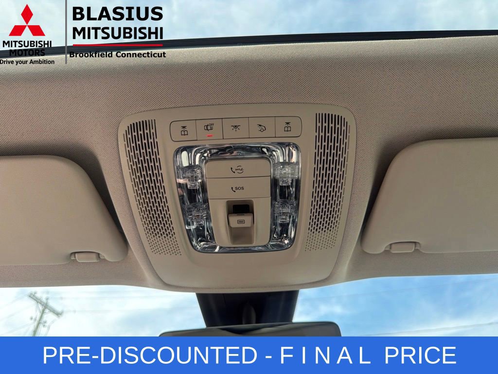 Used 2022 Mercedes-Benz GLB 250 4MATIC w/ Premium Package Lite image 42