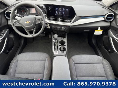 New 2026 Chevrolet Trax LS w/ LS Convenience Package FWD image 12