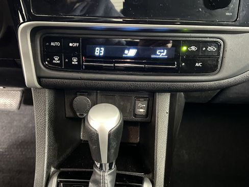 Used 2019 Toyota Corolla LE image 14