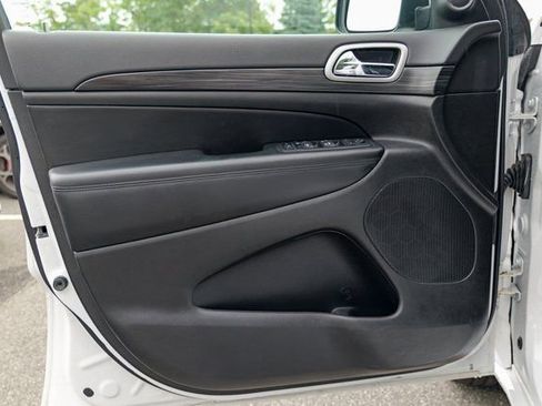 Used 2022 Jeep Grand Cherokee Laredo X image 17