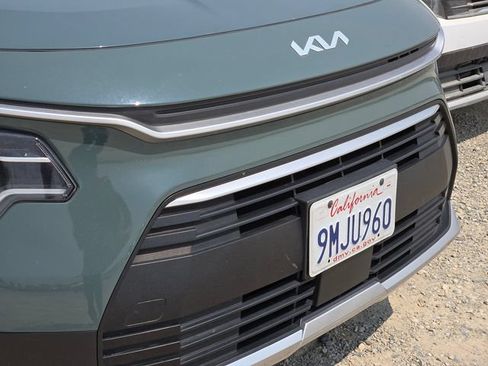 Certified 2024 Kia Niro EX FWD image 5
