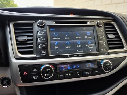 Used 2018 Toyota Highlander Limited AWD/4WD image 50