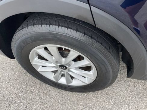 Used 2020 Kia Sorento LX AWD/4WD image 16