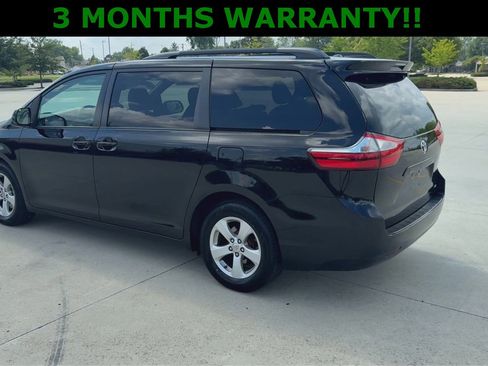 Used 2017 Toyota Sienna LE image 6